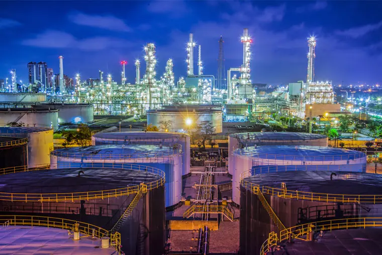 modern industrial oil refinery